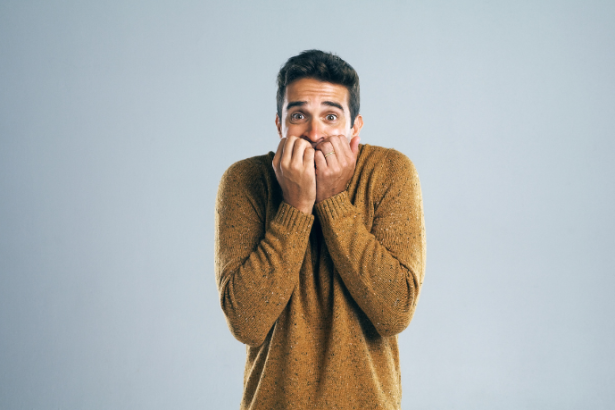 Lawrence Aseba Tipo revela por que o corpo treme em situações de frio ou medo e o que isso indica sobre nossa saúde.