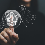 Arqdigital LTDA destaca como a segurança digital é essencial para proteger informações sensíveis em sistemas veiculares.