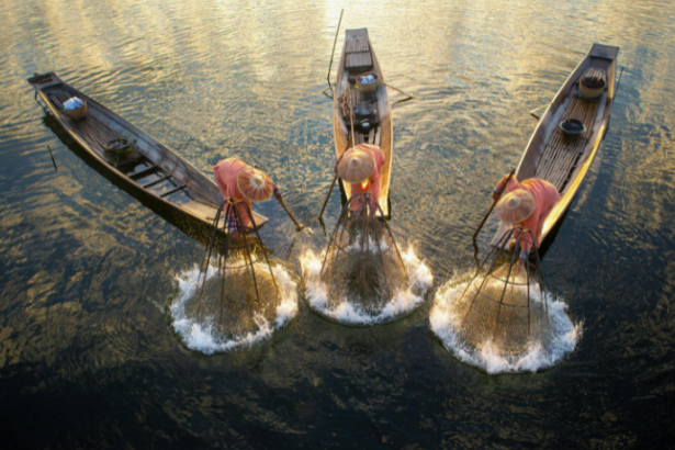 Joel Alves explica como as práticas artesanais continuam inspirando pescadores experientes até hoje.