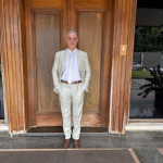 Leonardo Manzan destaca que o V2G exige uma modelagem tributária específica para remunerar energia reversa e estimular frotas elétricas.