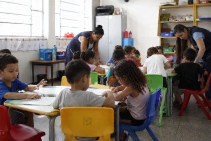 Política integrada da primeira infância em São Paulo ganha força e amplia debate sobre educação e desenvolvimento infantil